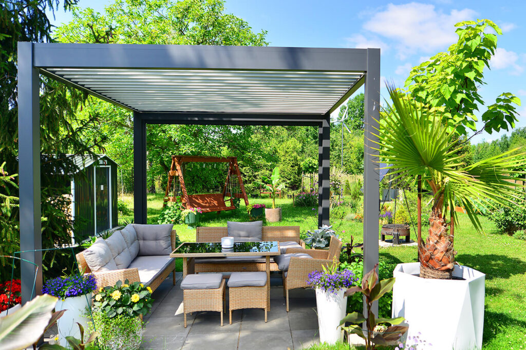 Terrassendach, Pergola oder Lamellendach: welche Terrassenüberdachung zu Ihrem Garten passt