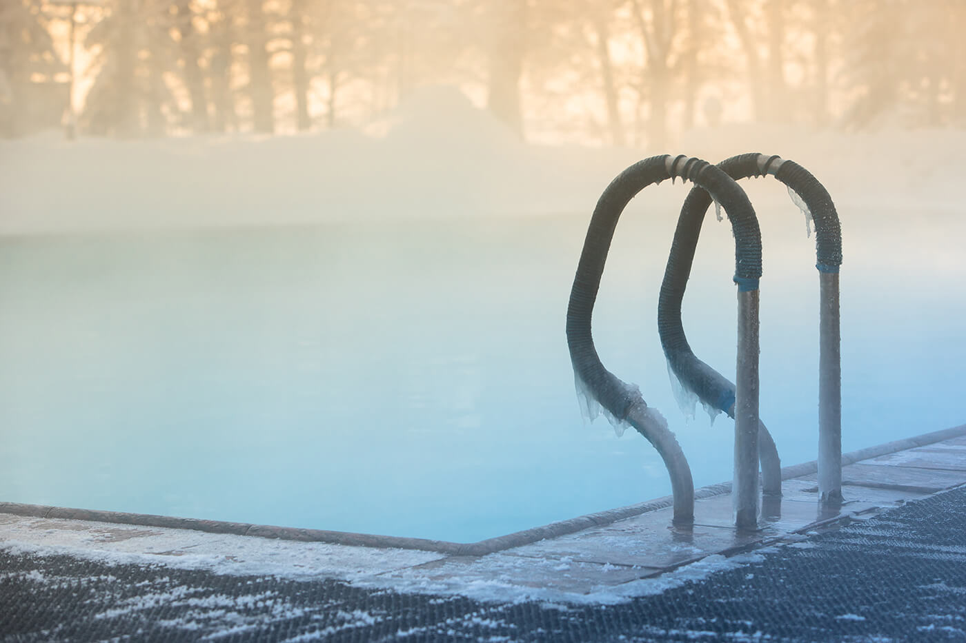 Pool einwintern, auswintern, klares Wasser: der Rhythmus über die ganze Saison