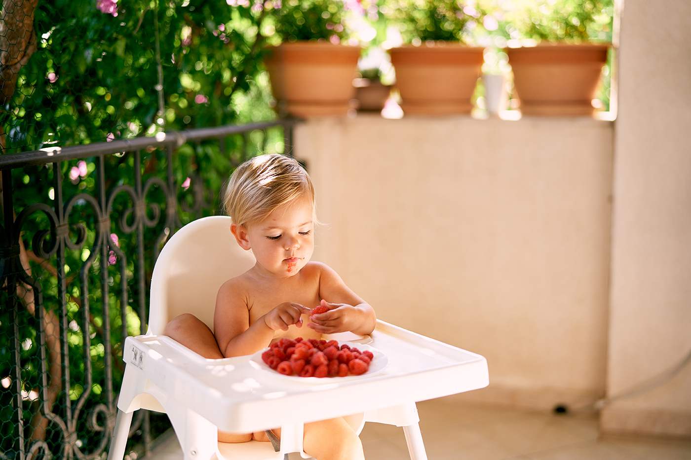 Gartenmöbel für Kinder: robust, kippsicher und ohne scharfe Kanten