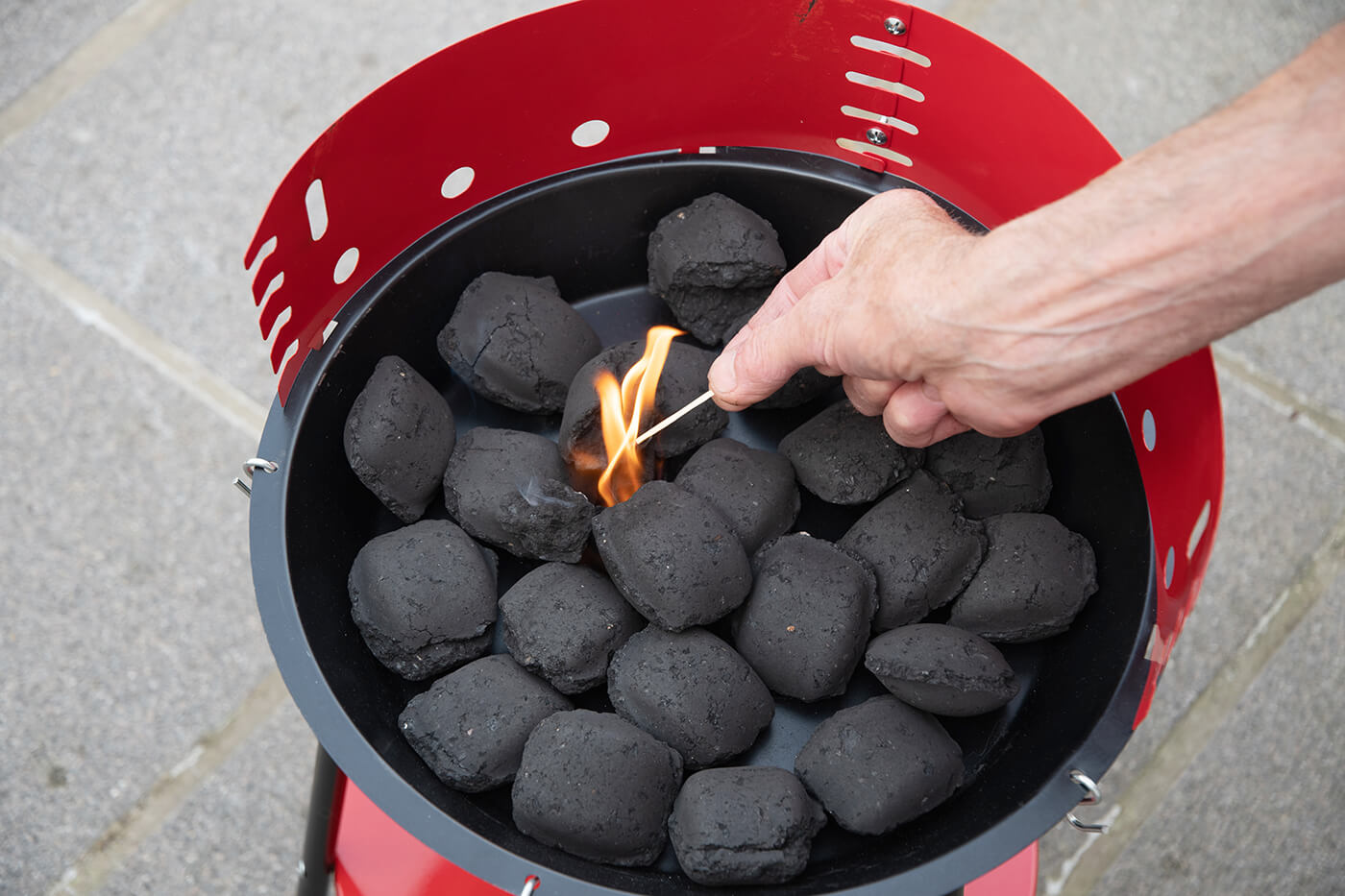 Grillkohle wählen: Holzkohle, Briketts oder Räucherholz für die richtige Glut