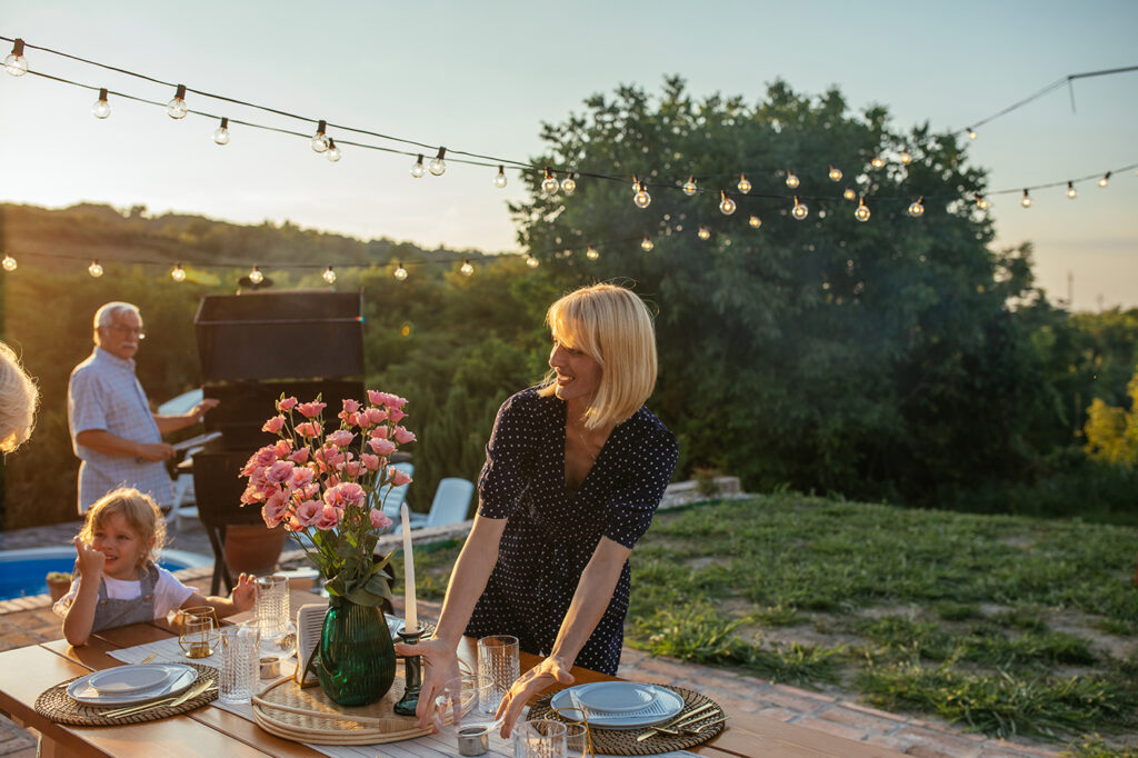 Draußen essen: Tischkultur für lange Sommerabende